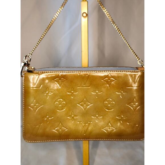 Louis Vuitton - Picture 2 of 15